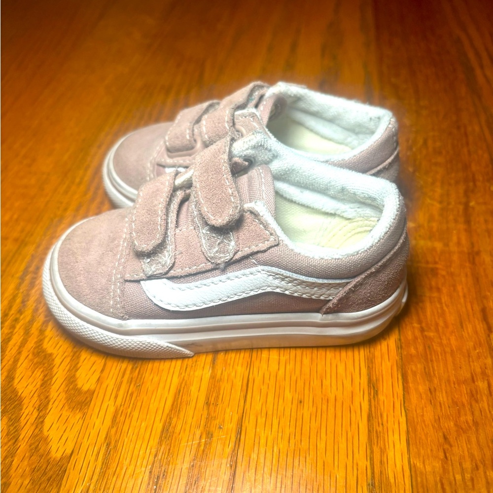 Gently loved Vans. US toddler size 5 Unisex